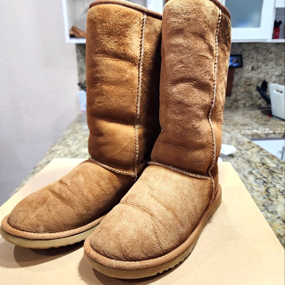 Women's UGG boots- 6 *used*